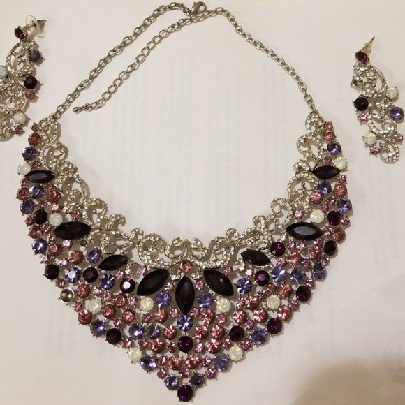 no brand Jewelry - Necklace and earrings set